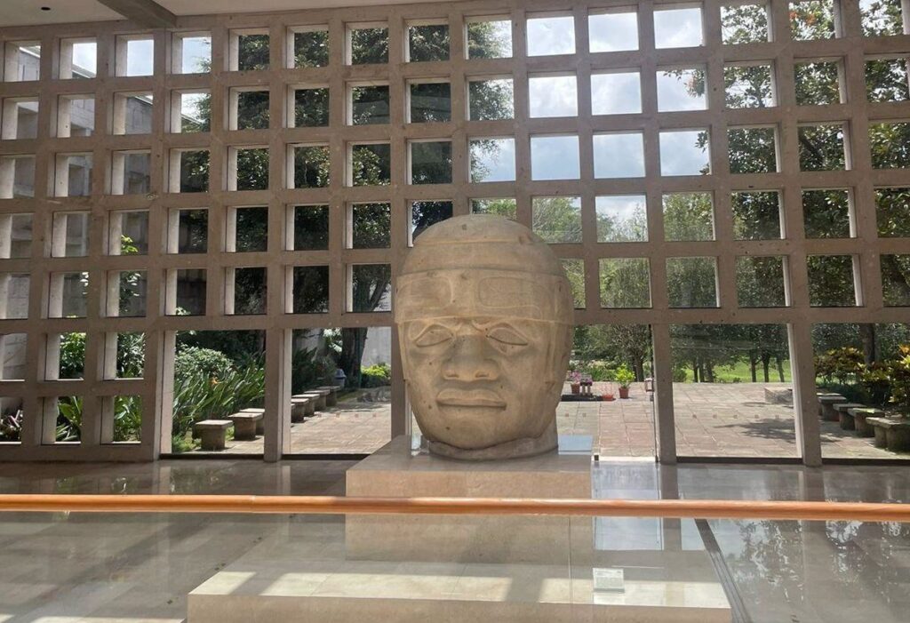 Cabeza Colosal Olmeca Viaja Al Louvre De Abu Dhabi Para Exposición ...