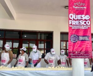 Impone nuevo récord Tlalixcoyan con “El Queso Fresco más Grande de México